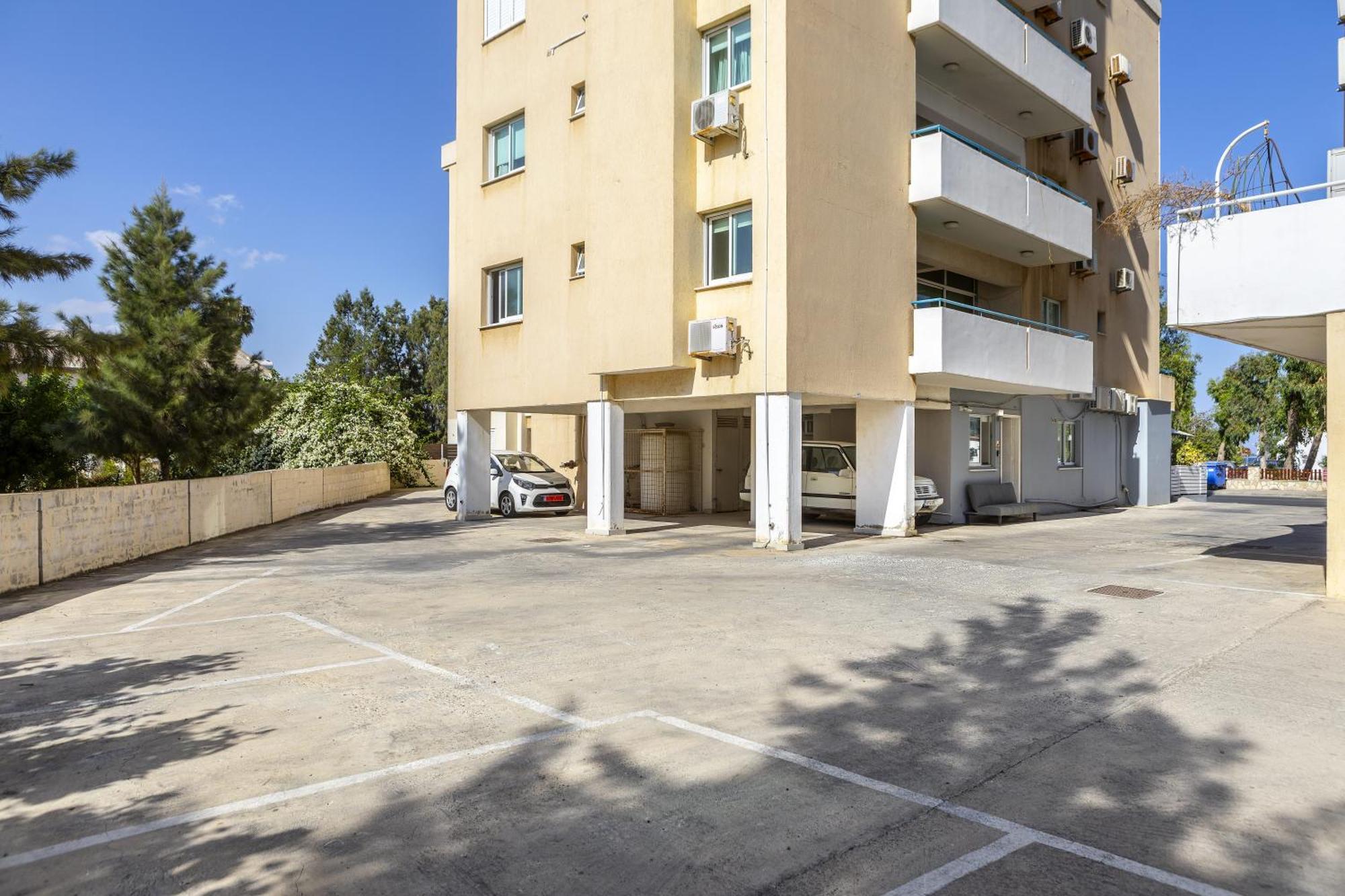 Atlantis Apartments 50M From Makenzy Seafront Larnaca Dış mekan fotoğraf