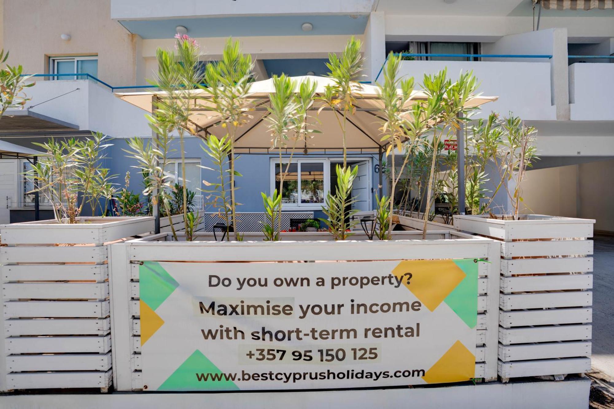 Atlantis Apartments 50M From Makenzy Seafront Larnaca Dış mekan fotoğraf