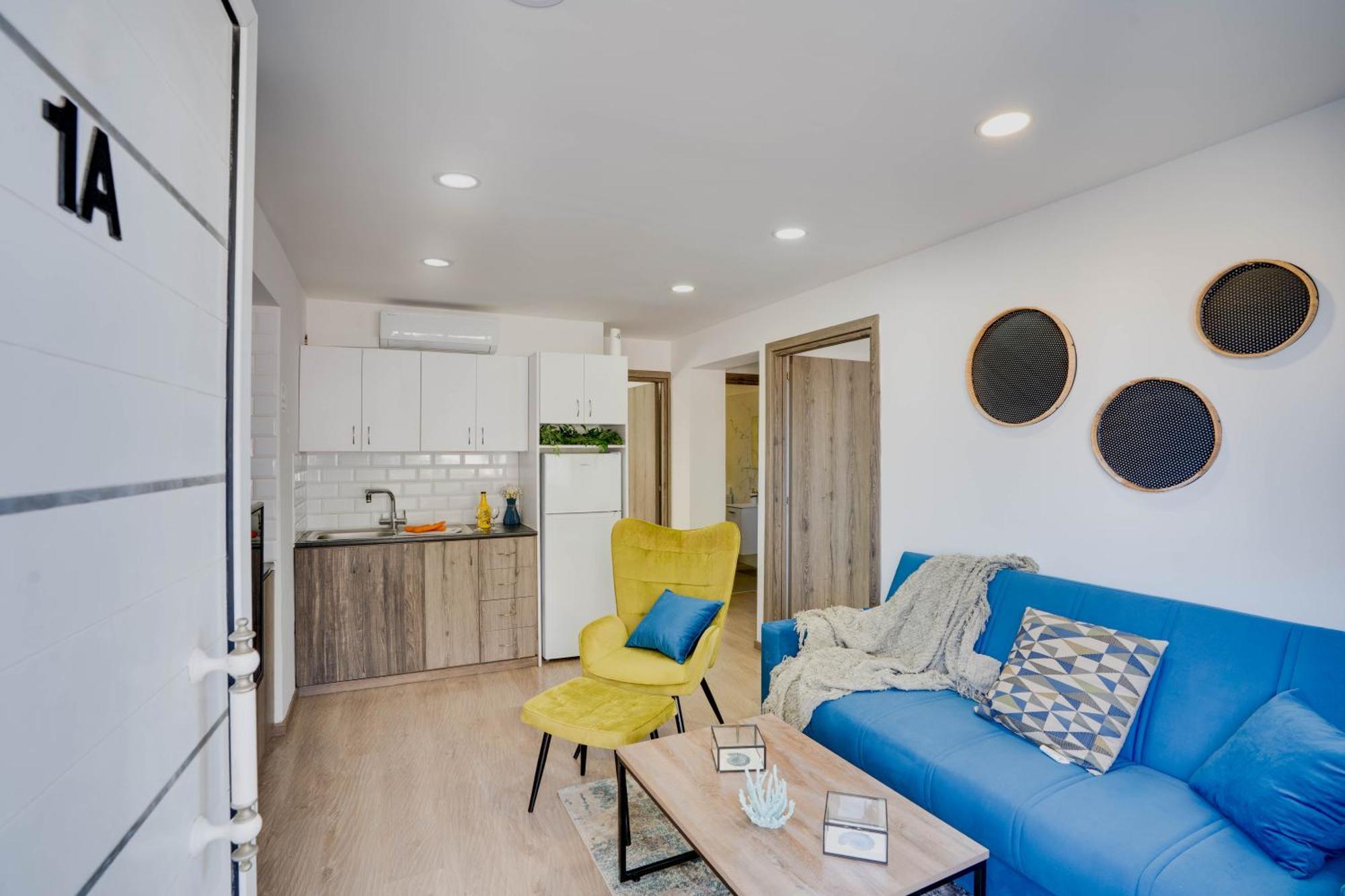 Atlantis Apartments 50M From Makenzy Seafront Larnaca Dış mekan fotoğraf
