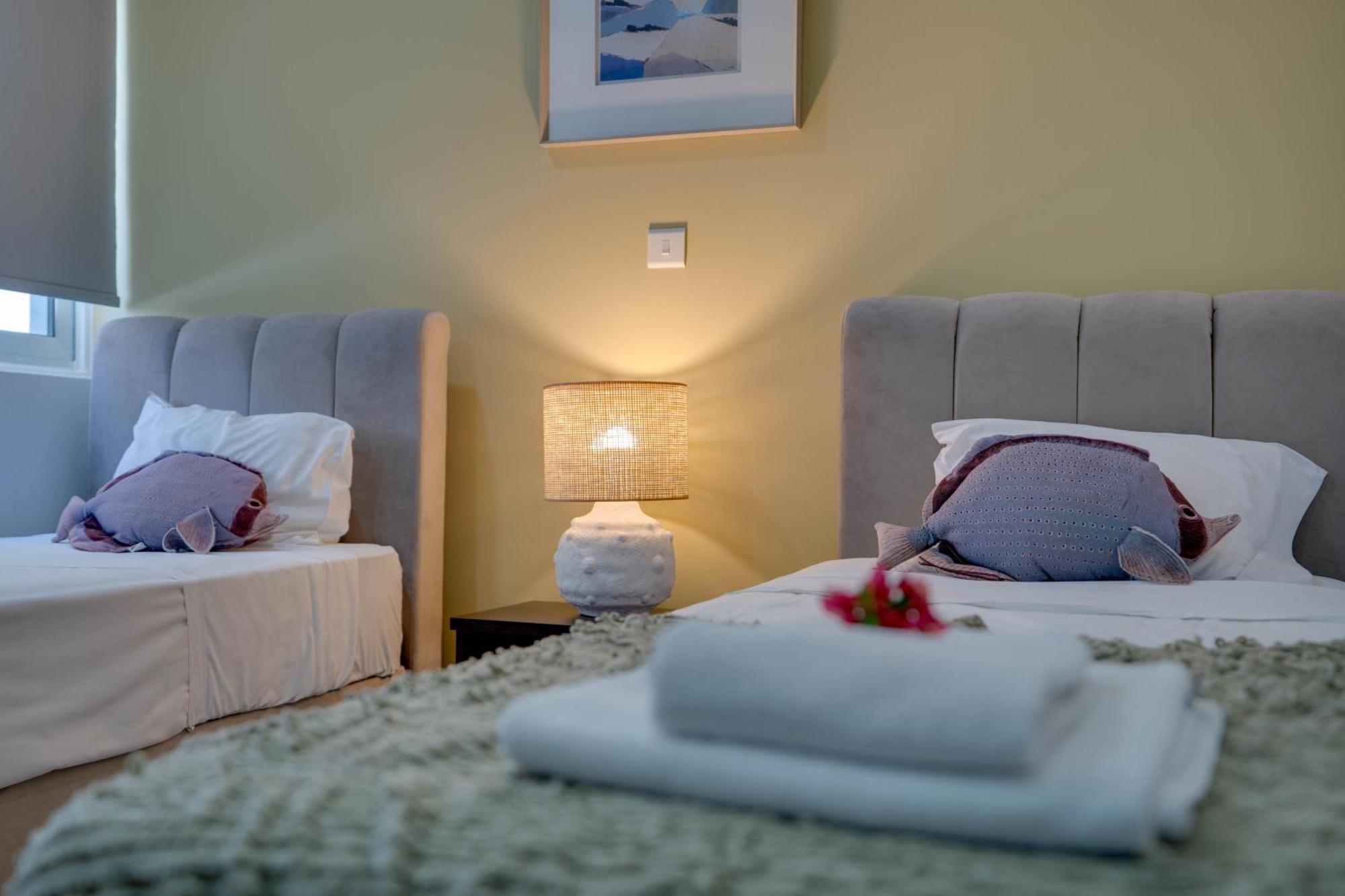 Atlantis Apartments 50M From Makenzy Seafront Larnaca Dış mekan fotoğraf