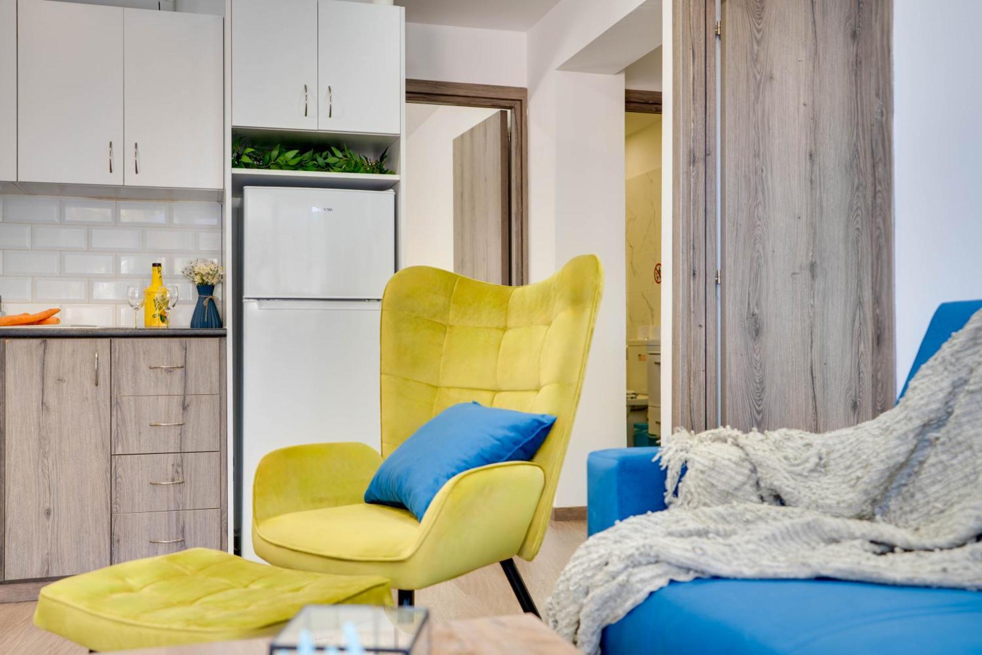 Atlantis Apartments 50M From Makenzy Seafront Larnaca Dış mekan fotoğraf