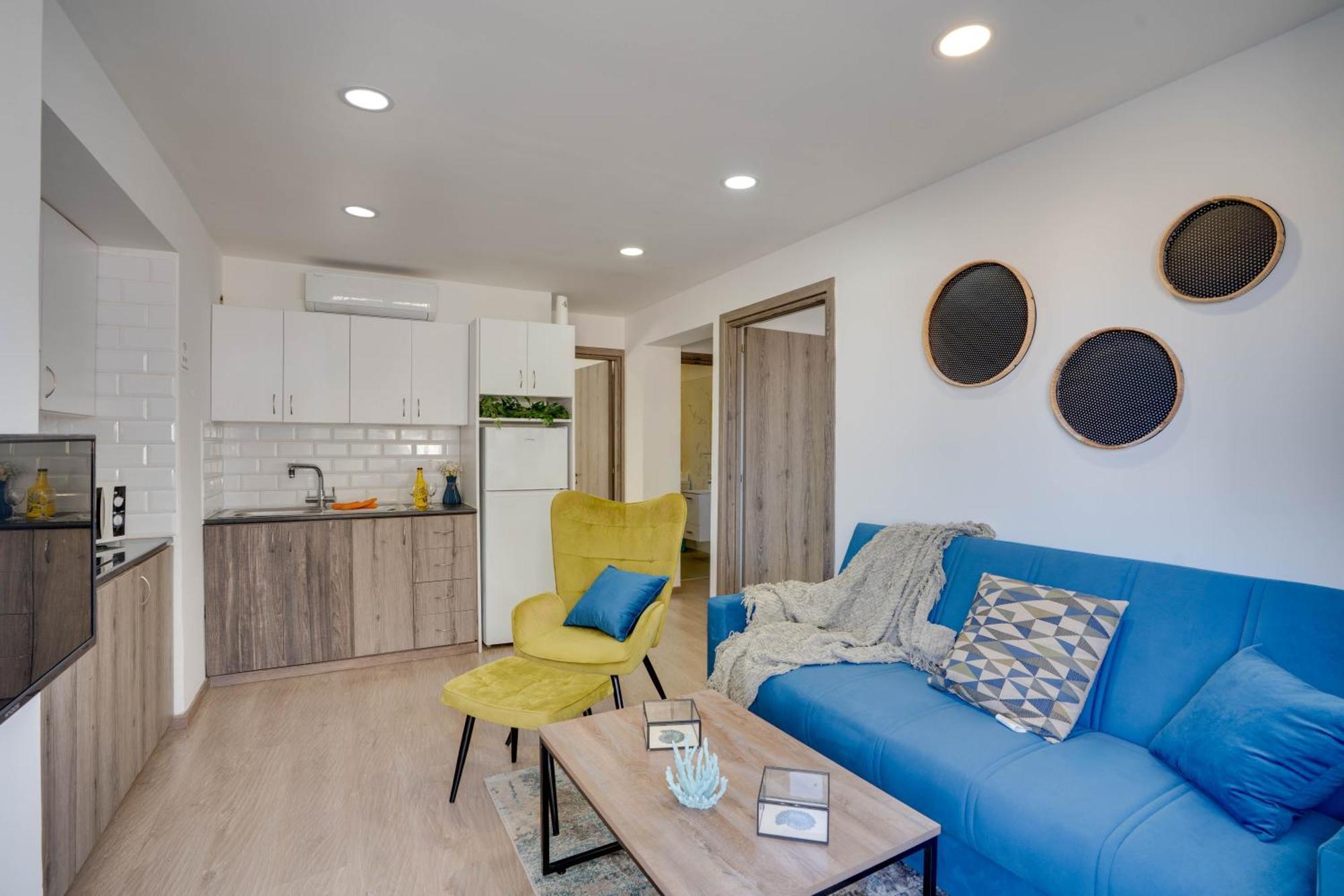 Atlantis Apartments 50M From Makenzy Seafront Larnaca Dış mekan fotoğraf