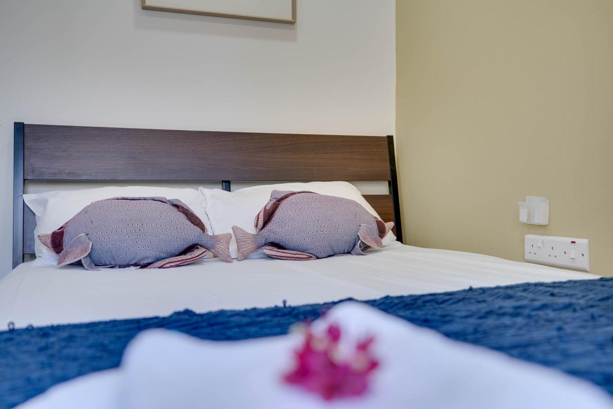 Atlantis Apartments 50M From Makenzy Seafront Larnaca Dış mekan fotoğraf