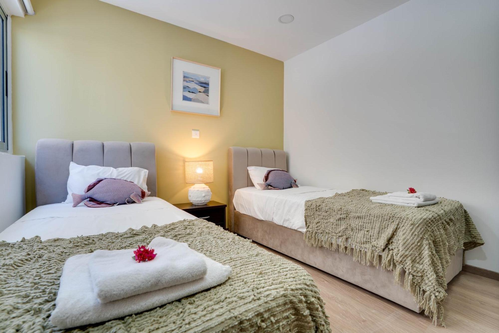 Atlantis Apartments 50M From Makenzy Seafront Larnaca Dış mekan fotoğraf